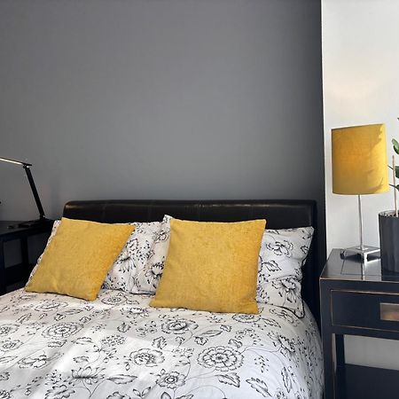 Entire House Floor Perfect For Couples & Freelancers - Available For Single Too Hotell London Eksteriør bilde