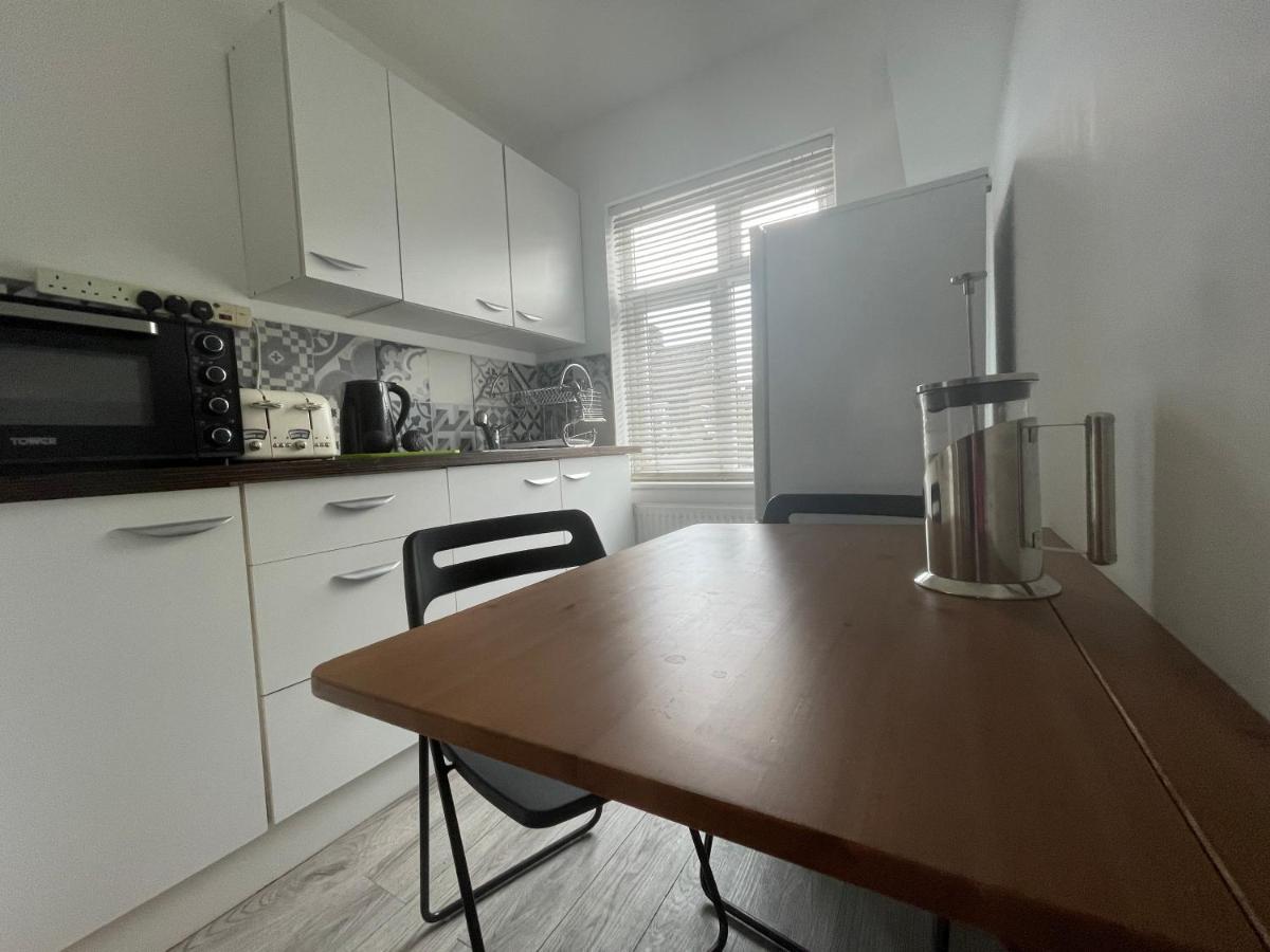 Entire House Floor Perfect For Couples & Freelancers - Available For Single Too Hotell London Eksteriør bilde