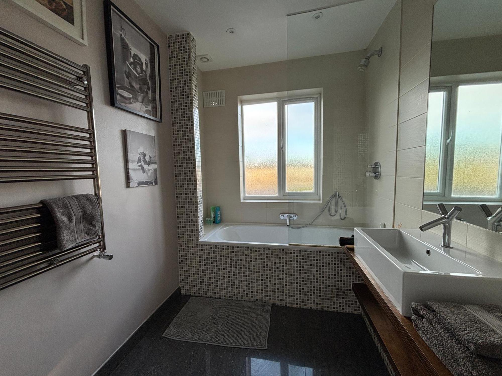 Entire House Floor Perfect For Couples & Freelancers - Available For Single Too Hotell London Eksteriør bilde